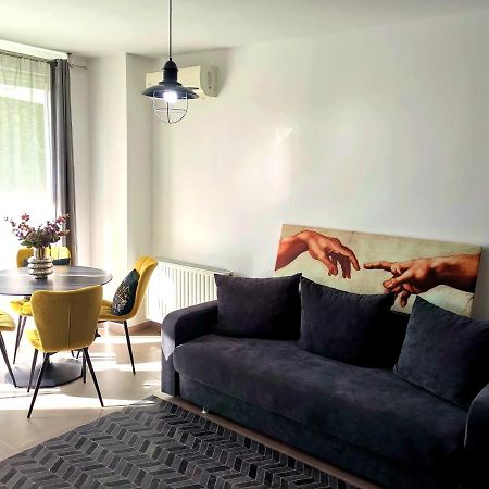 Caraway Apartment Oradea Exteriör bild
