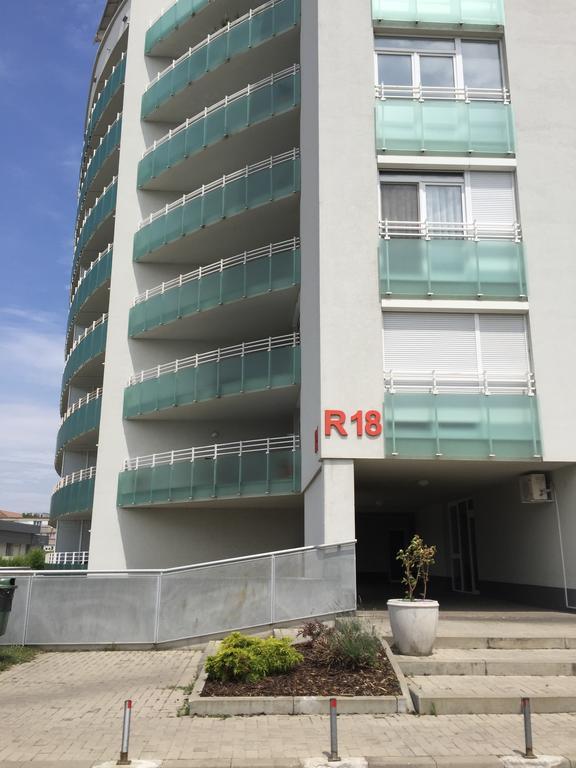 Caraway Apartment Oradea Exteriör bild